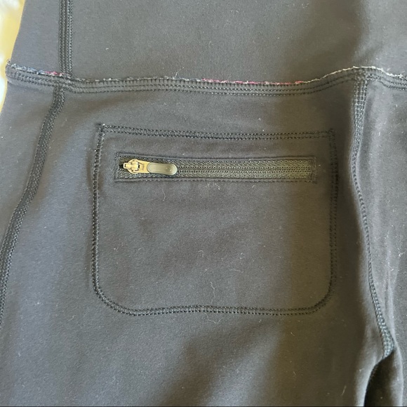 Lululemon capris - Picture 5 of 5